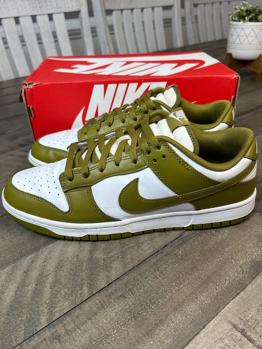Nike Dunk Low Retro Pacific Moss White Men’s Size 11.5 Sneakers w/ Box